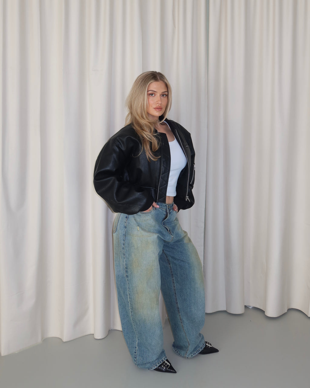 Washed Wide Leg Jeans